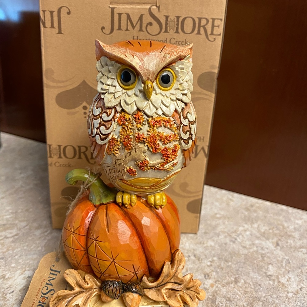 Jim Shore “Whoo Loves Autumn” figurine